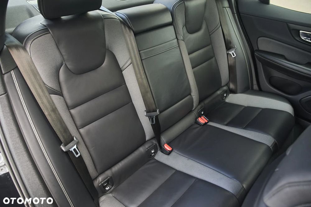 Volvo S60 T4 Geartronic RDesign - 31