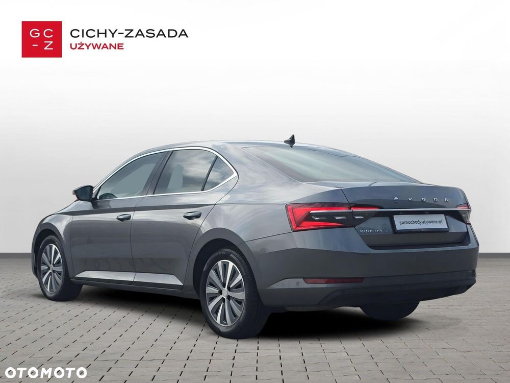 Skoda Superb 2.0 TDI SCR Style DSG - 4