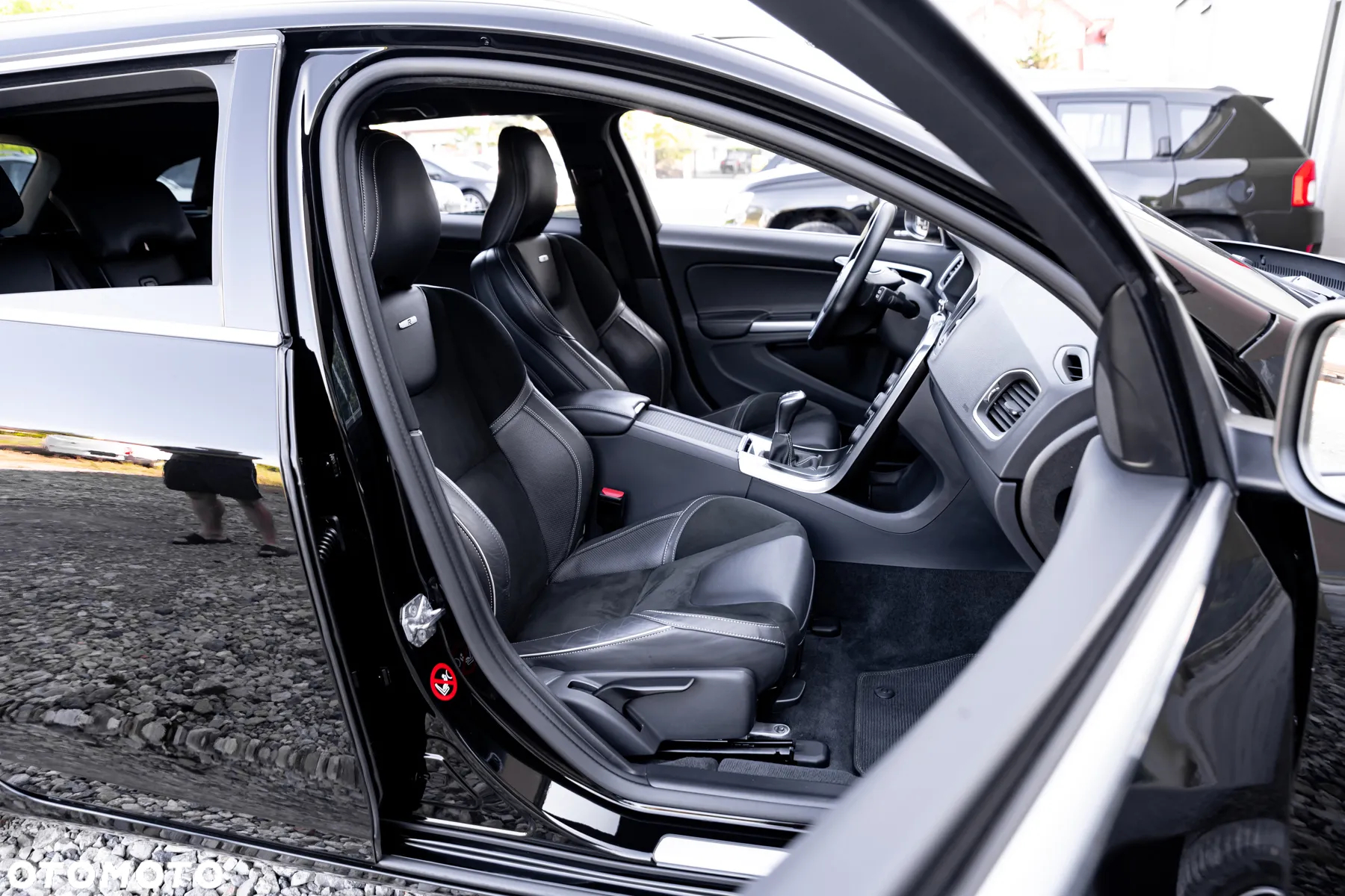 Volvo V60 D4 Drive-E R-Design Kinetic - 35