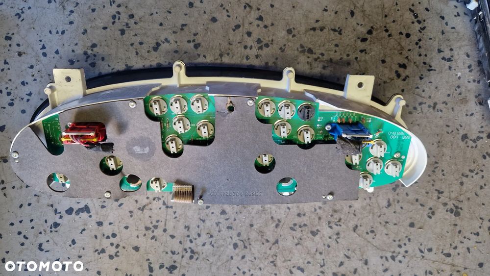 CHRYSLER CIRRUS 2.5 V6 LICZNIK - 2