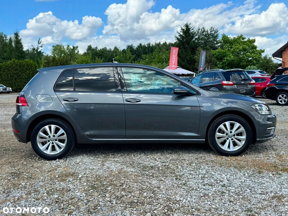 Volkswagen Golf - 10