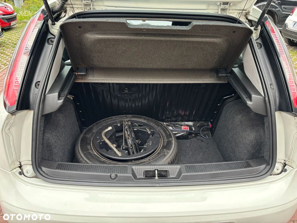 Fiat Punto 1.4 Young - 15