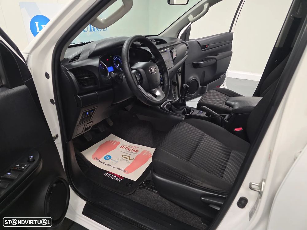 Toyota HILUX 2.4 D-4D 4WD CD CH - 44