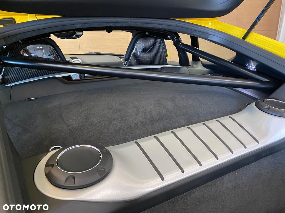 Porsche Cayman GT4 - 21