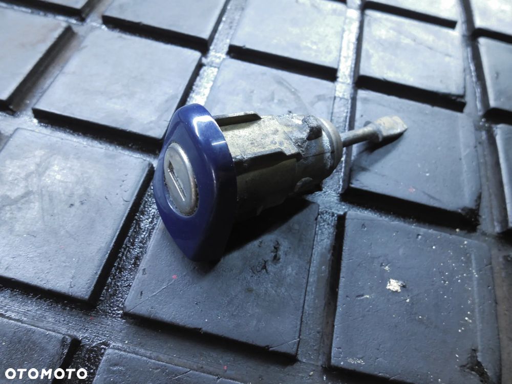 BĘBENEK PRZEDNI LEWY DRZWI VW PASSAT B5 LIFT - 2