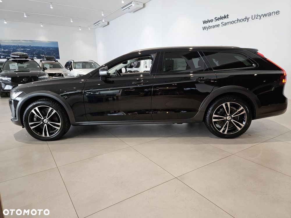 Volvo V90 Cross Country - 9