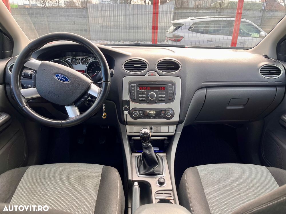 Ford Focus - 10
