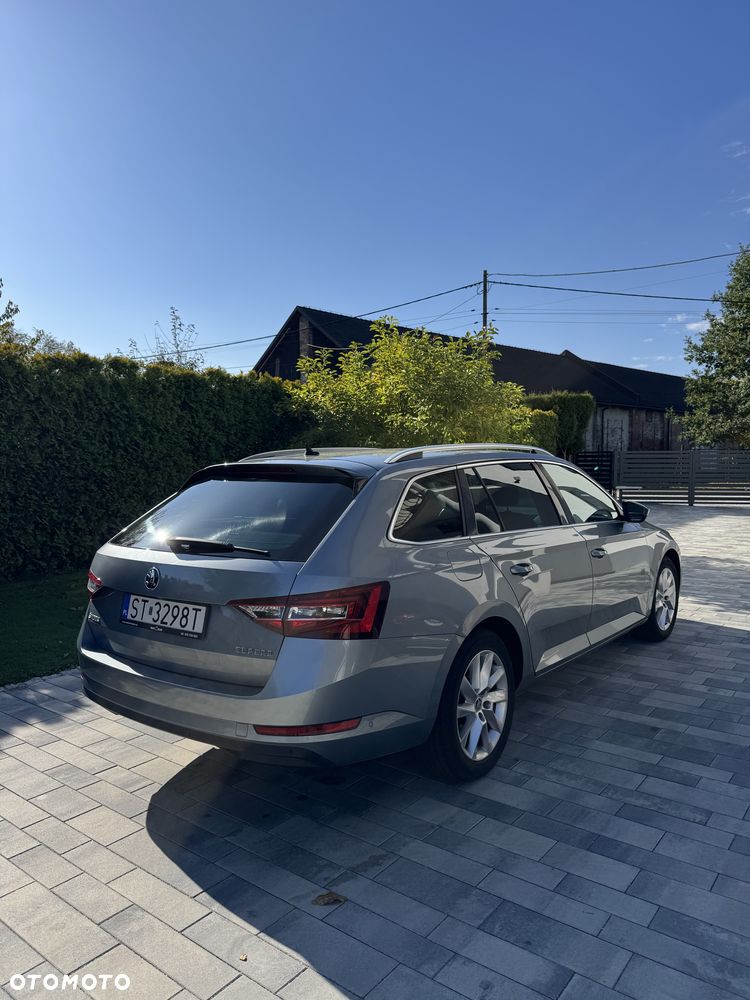 Skoda Superb 2018 photo 2