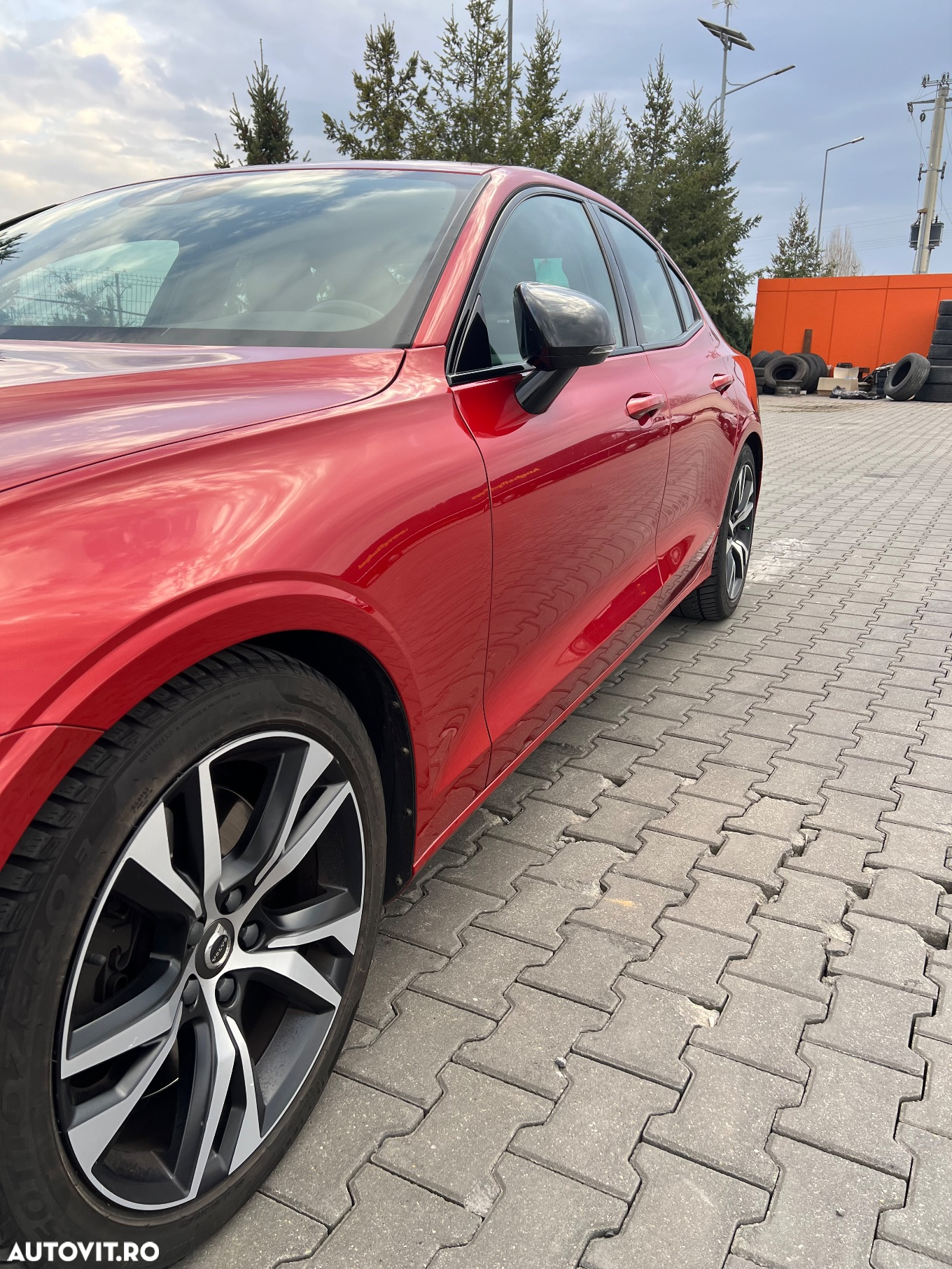 Volvo S60 T5 R-Design - 10