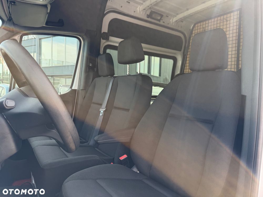 Mercedes-Benz Sprinter - 21