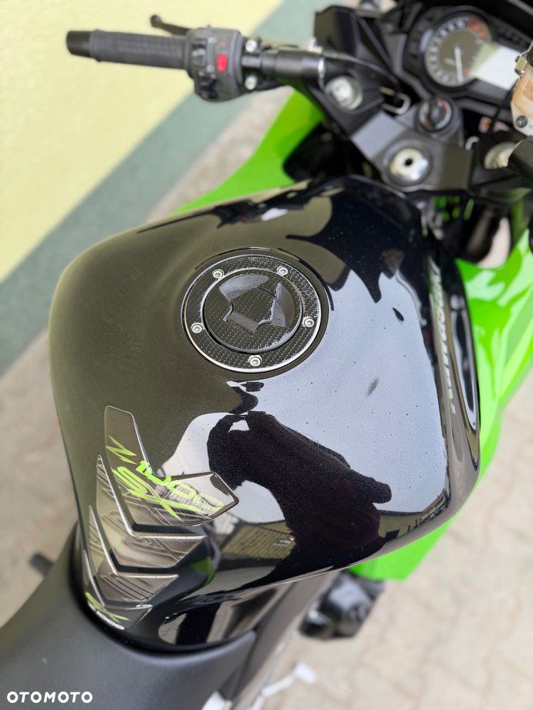 Kawasaki Z - 17