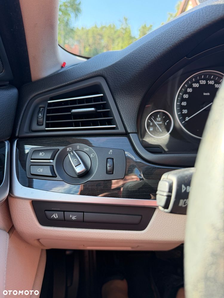 BMW Seria 5 520d Sport-Aut - 12