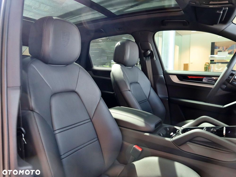 Porsche Cayenne - 12