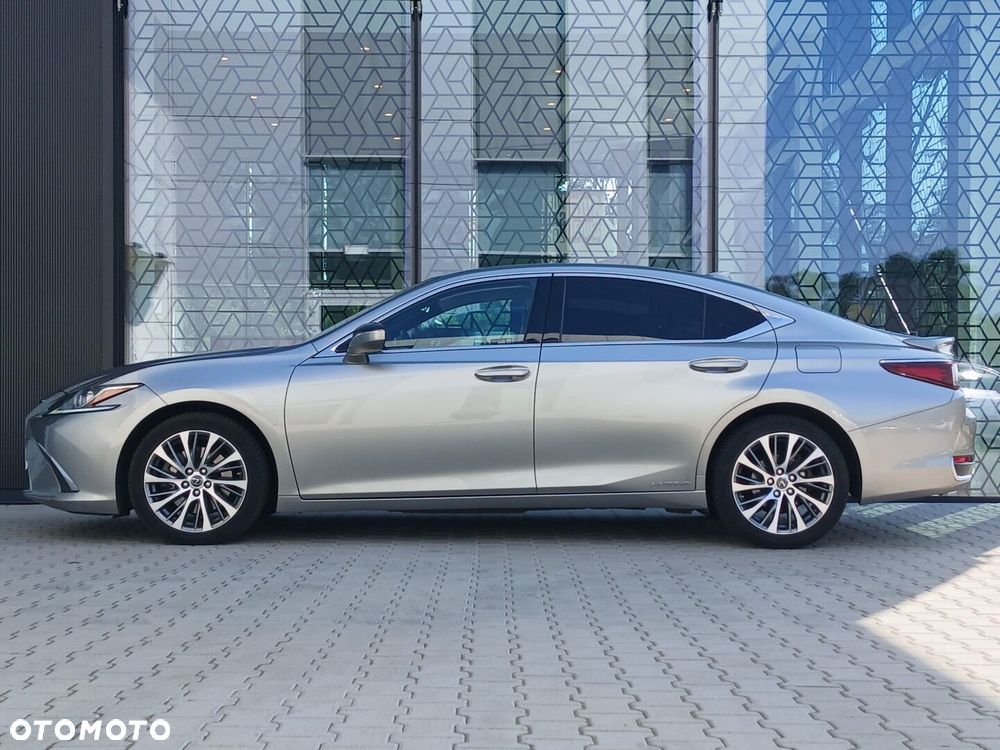 Lexus ES - 3