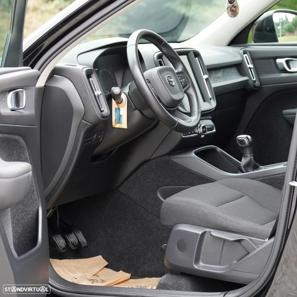 Volvo XC 40 2.0 D3 - 19