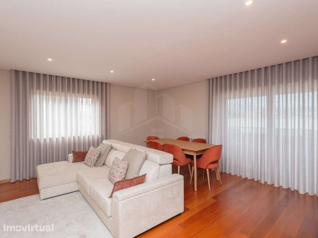 Apartamento T2+1 Renovado | Garagem Box 2 Carros | Oliveira do Douro - Grande imagem: 4/31