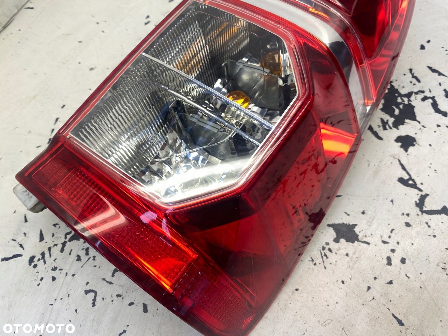 TOYOTA HILLUX VIII LAMPA PRAWY TYŁ - 3
