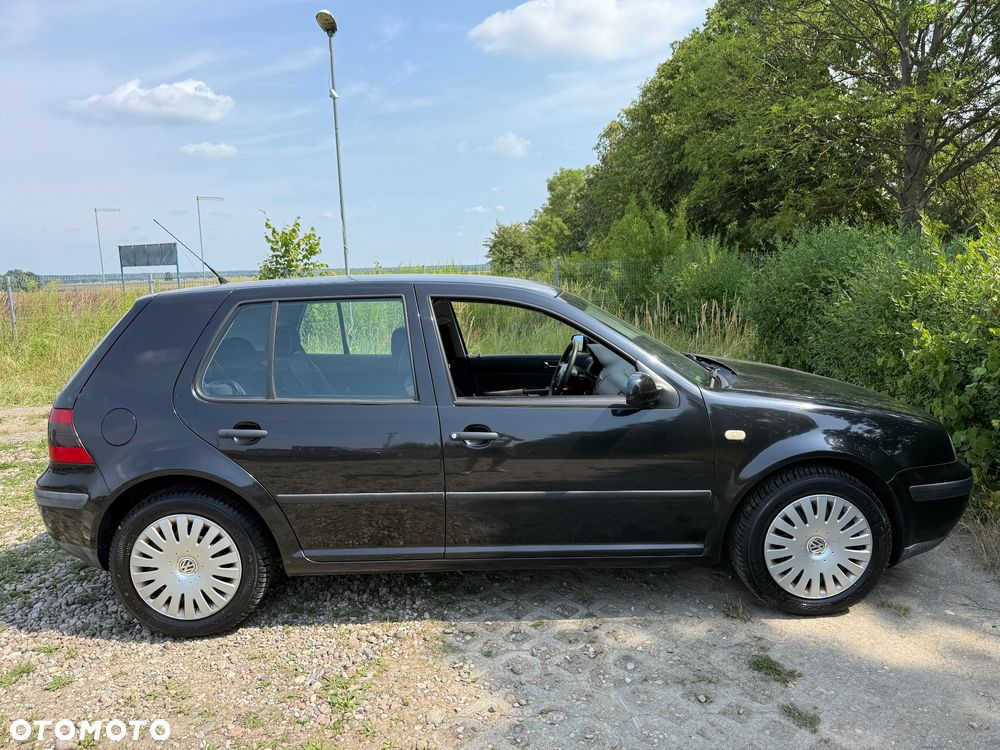 Volkswagen Golf 1.6 - 8
