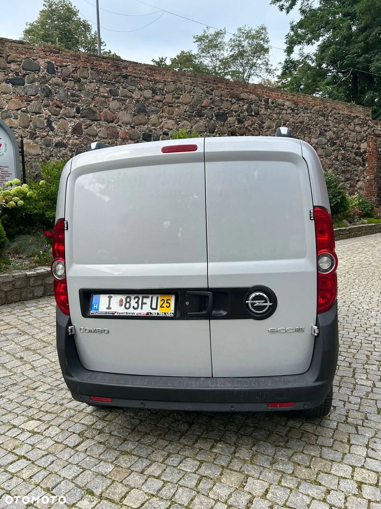 Opel COMBO-D-VAN - 15