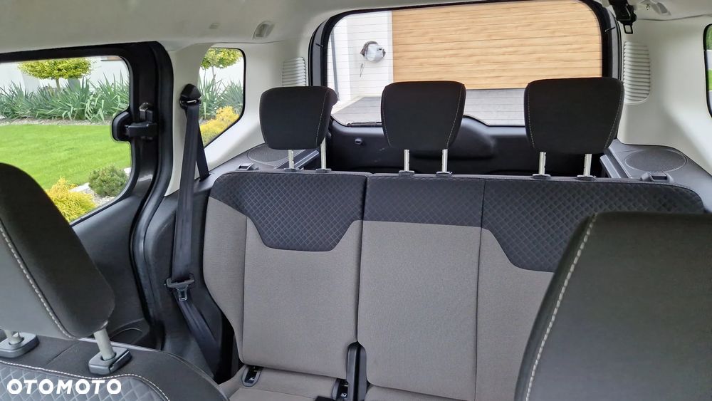 Ford Tourneo Courier 1.0 EcoBoost Titanium - 23