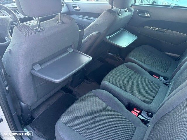 Peugeot 5008 1.6 HDi 7L Allure - 4