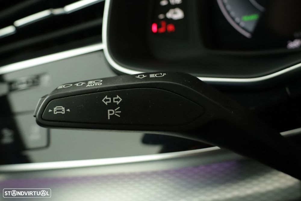 Audi Q8 55 TFSIe quattro Tiptronic - 18
