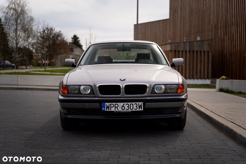 BMW Seria 7 730i - 2
