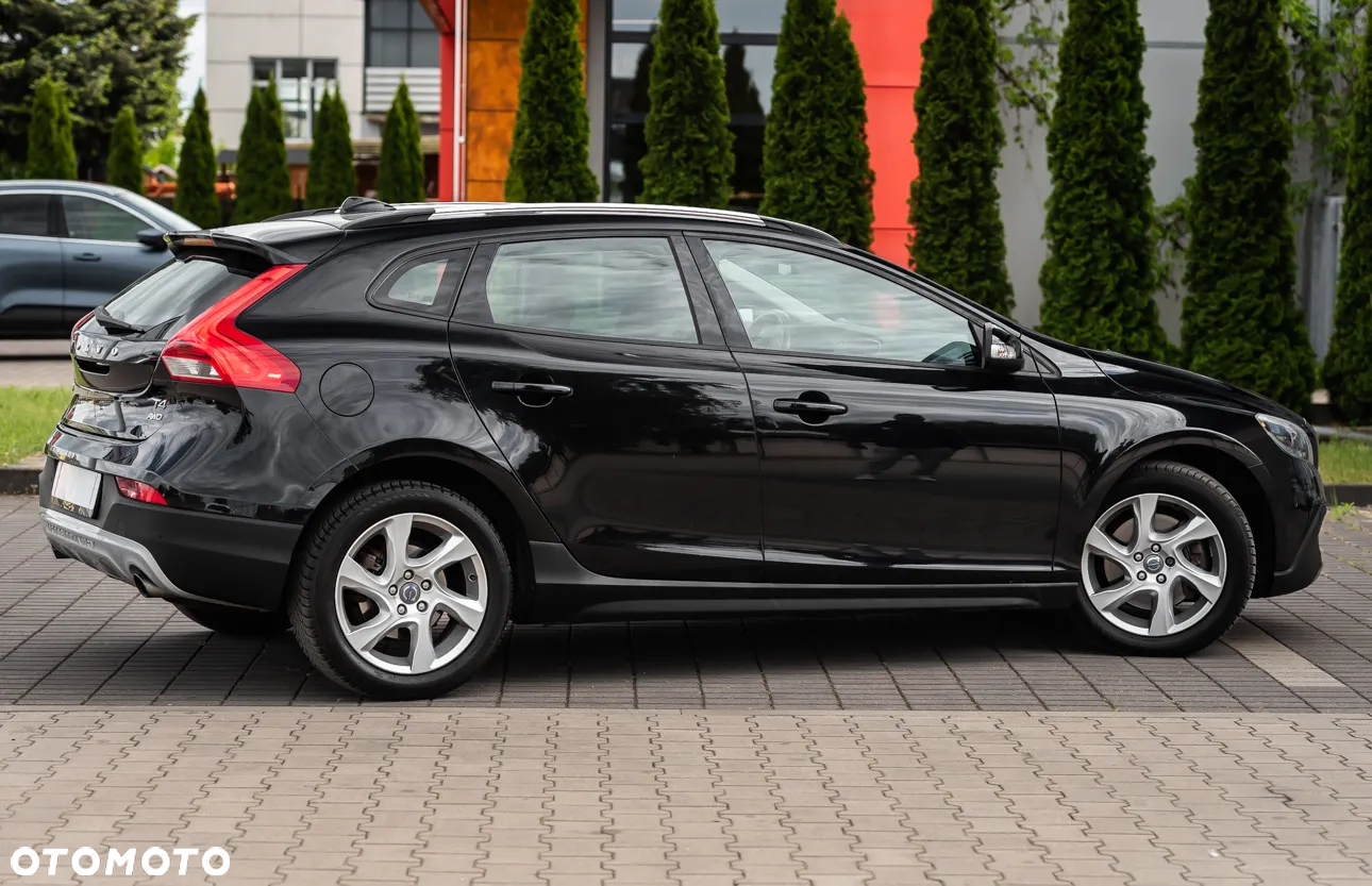 Volvo V40 Cross Country - 14