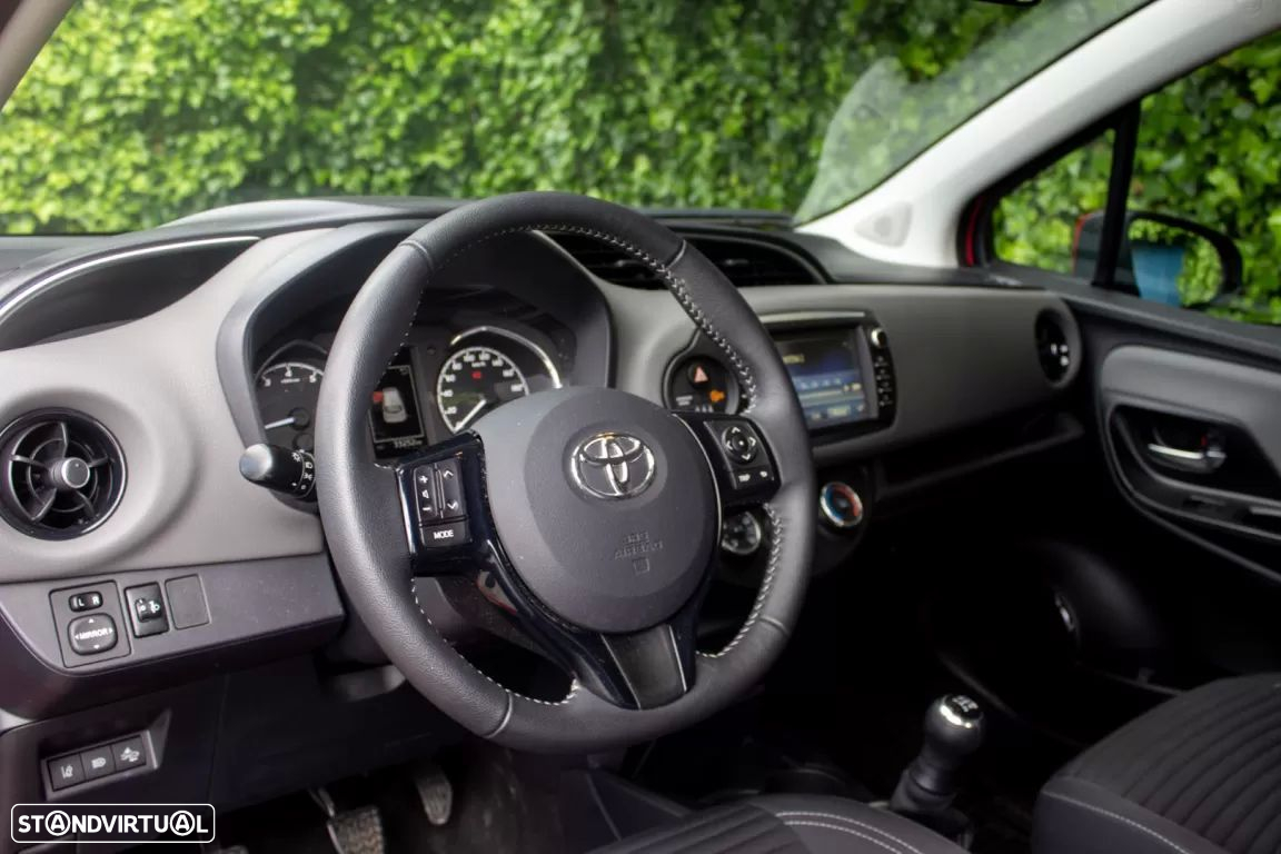 Toyota Yaris 1.0 VVT-i Exclusive - 11
