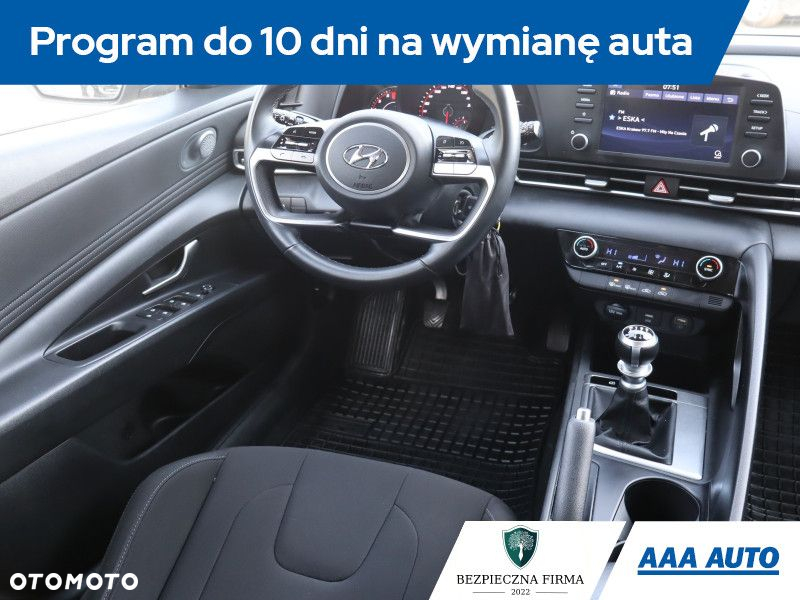 Hyundai Elantra - 8
