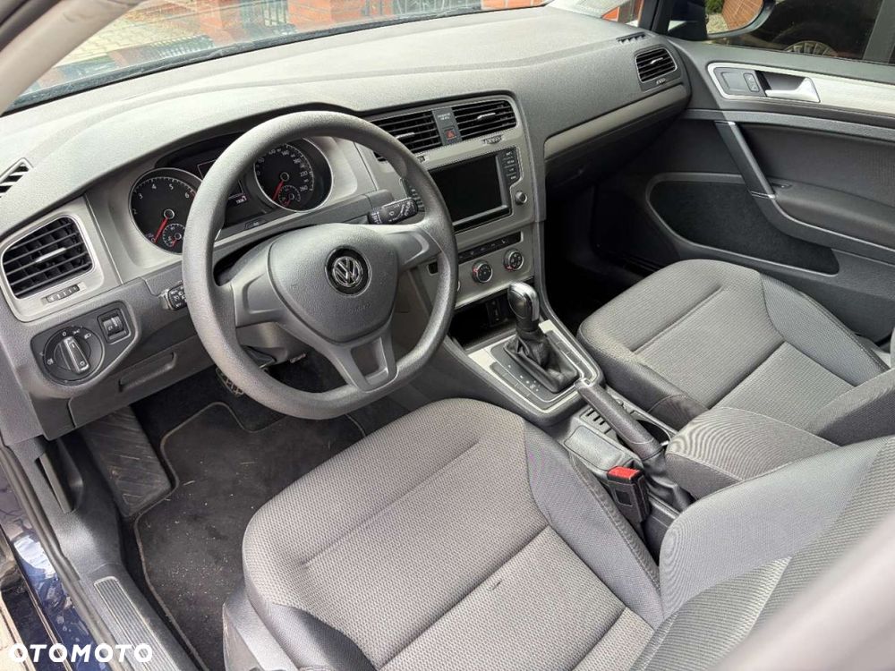 Volkswagen Golf - 8