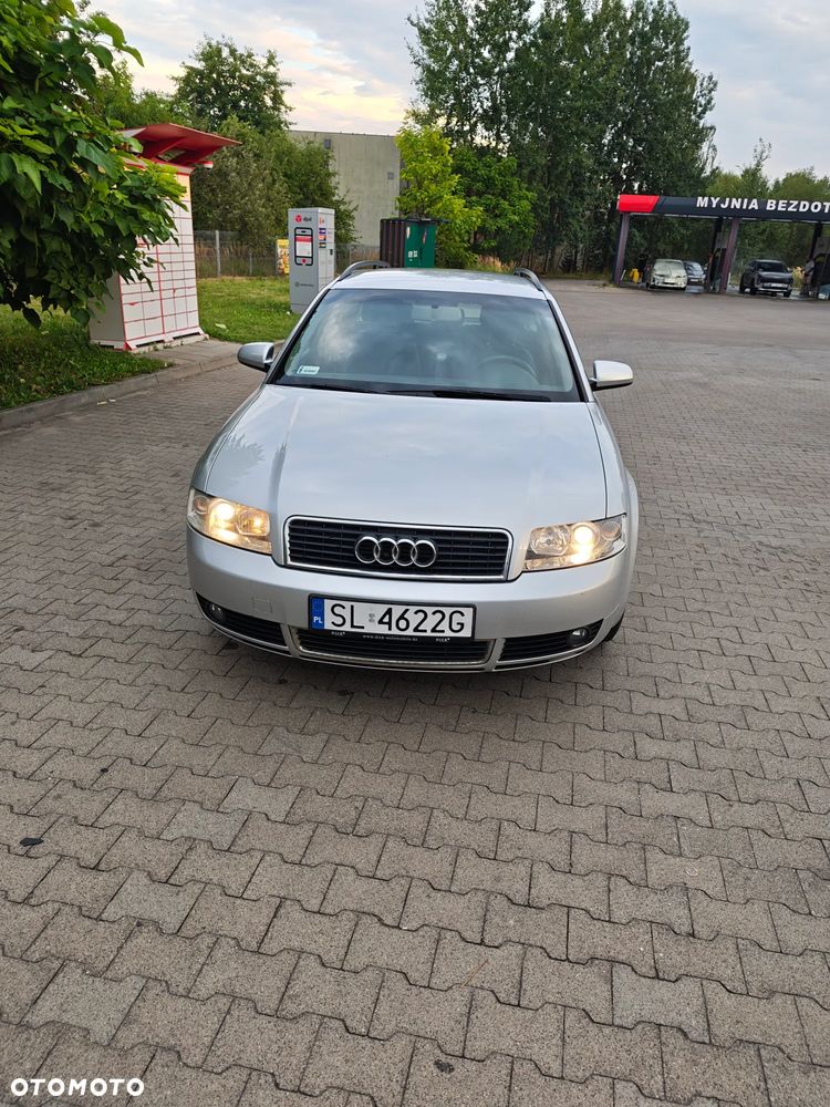 Audi A4 Avant 2004 photo 2