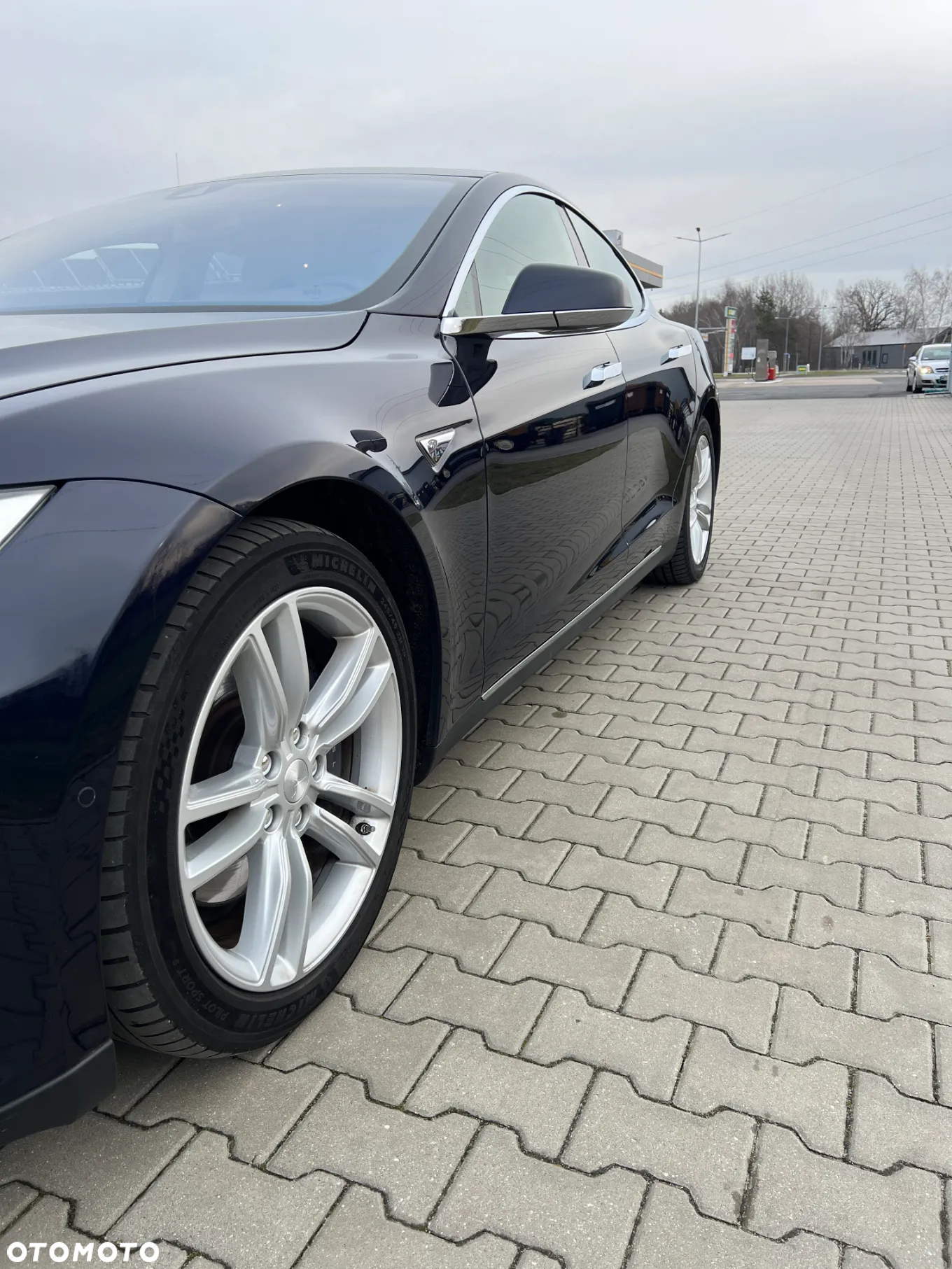 Tesla Model S 85D Allradantrieb - 19