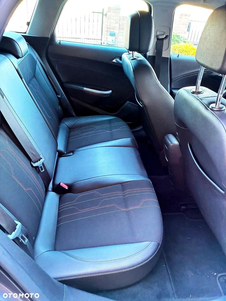 Opel Astra 1.4 Turbo 150 Jahre - 16