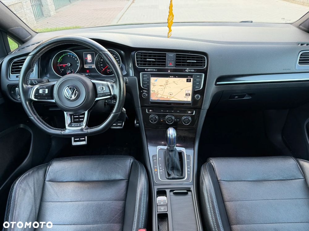 Volkswagen Golf - 4