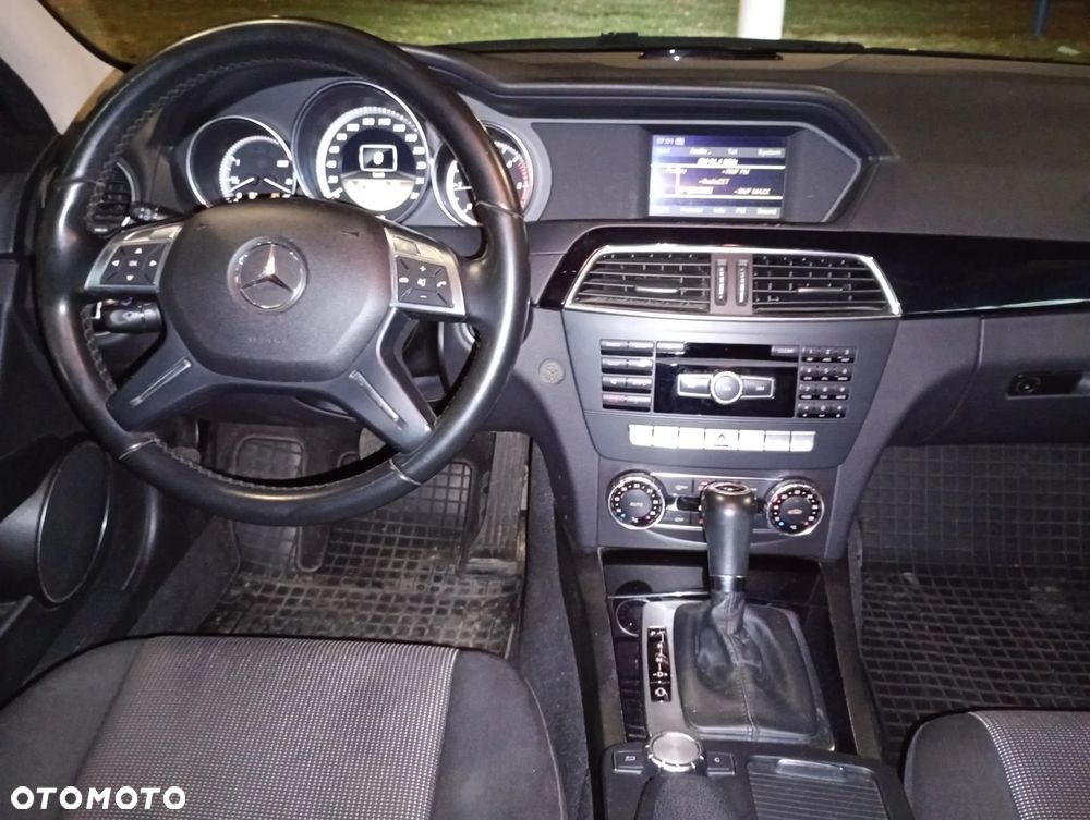 Mercedes-Benz Klasa C 220 CDI BlueEff 4-Matic Elegance - 10