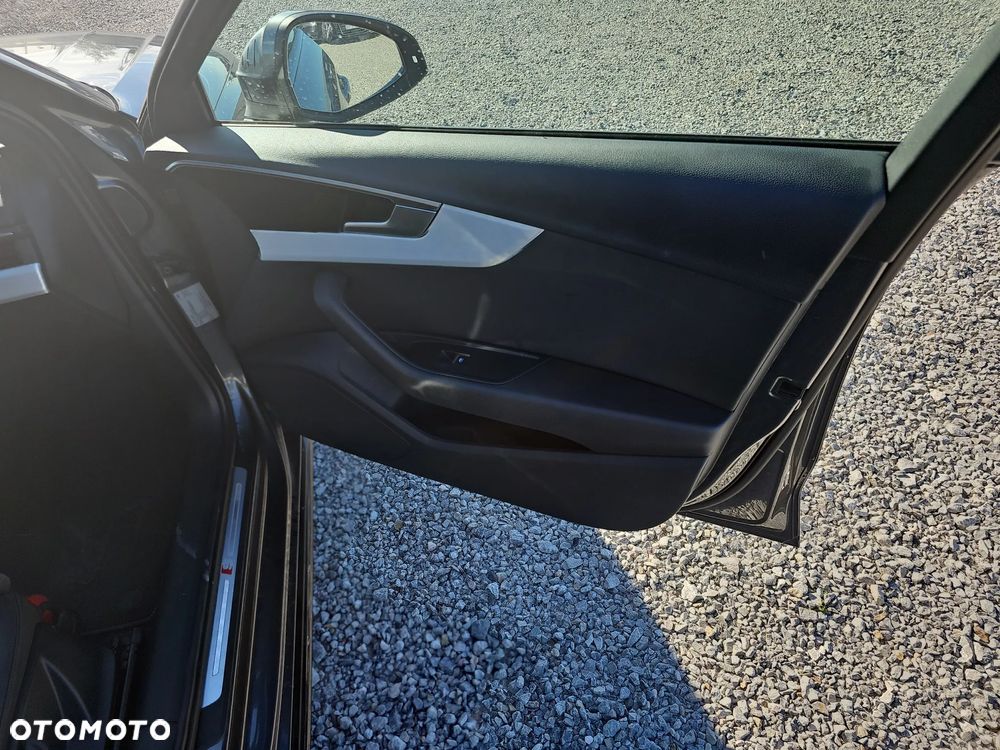 Audi A4 Limousine - 23