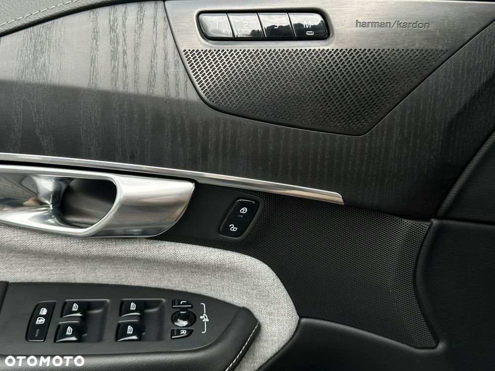 Volvo XC 90 T8 AWD Plug-In Hybrid Plus Dark 7os - 38