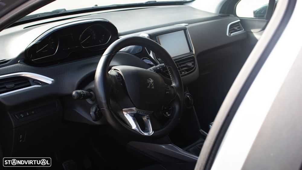 Peugeot 2008 1.2 PureTech Style - 10
