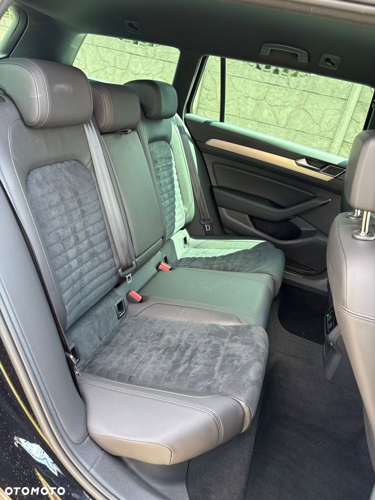 Volkswagen Passat 2.0 TDI Elegance DSG - 23