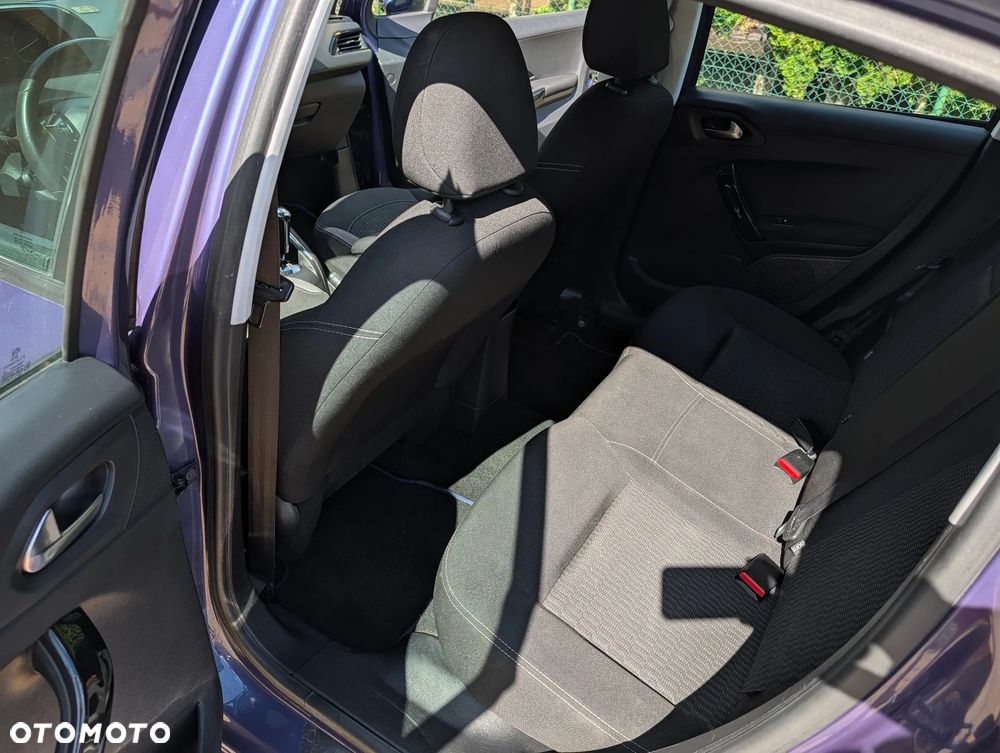 Peugeot 208 - 22