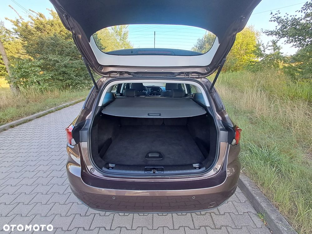 Fiat Tipo 1.4 T-Jet 16v Sport - 31