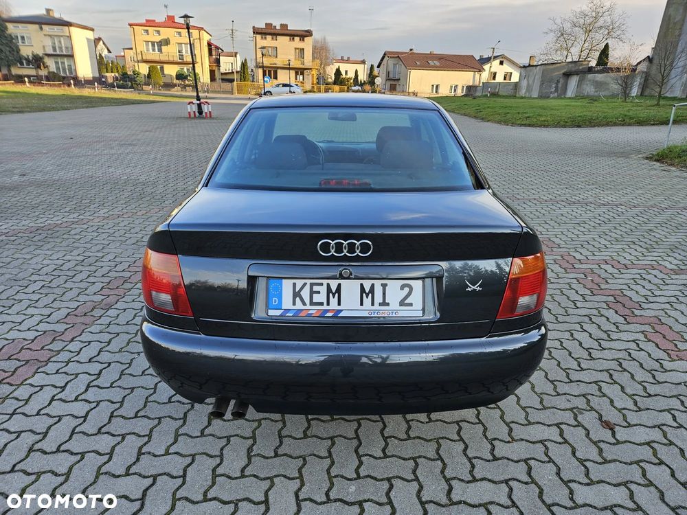 Audi A4 Limousine 2.6 - 6