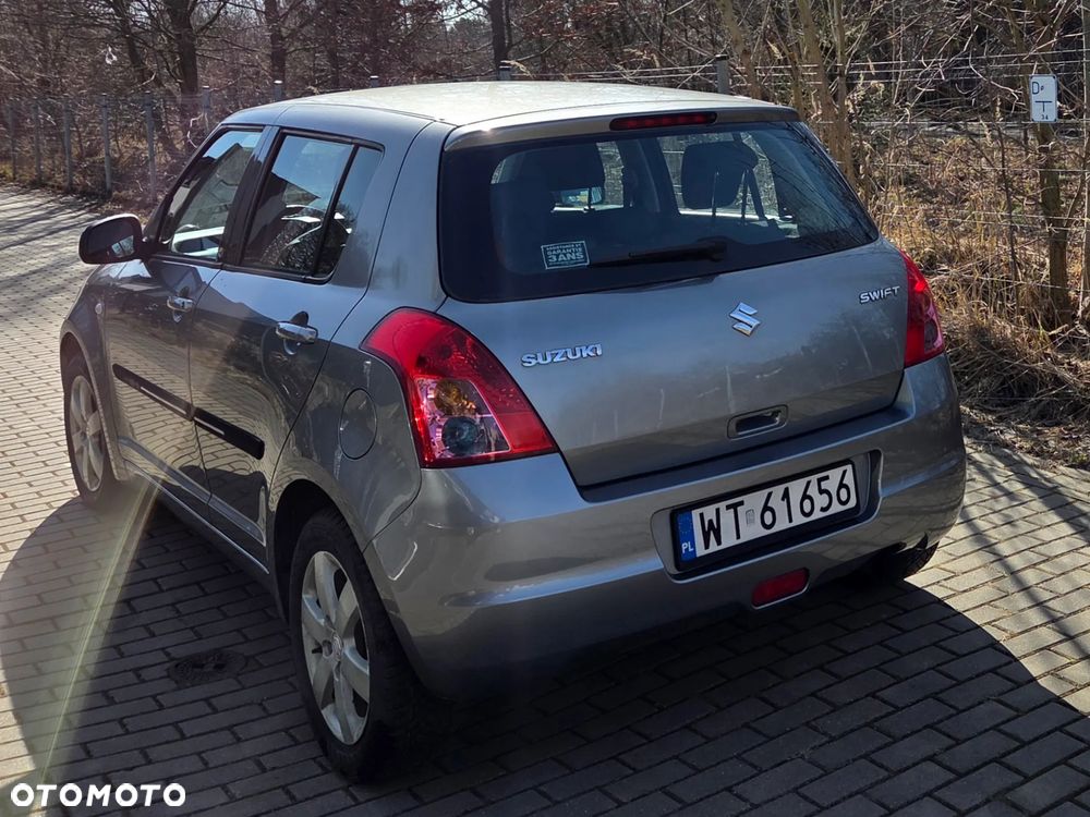 Suzuki Swift 1.3 Club - 5