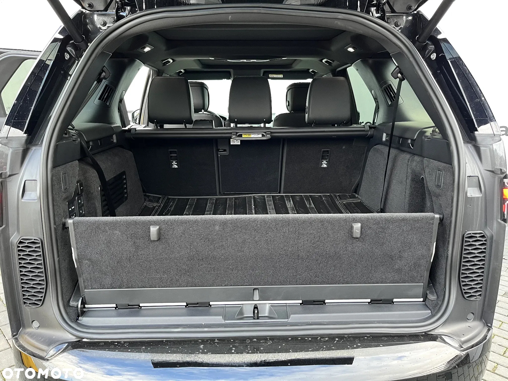 Land Rover Discovery D350 Dynamic HSE - 16