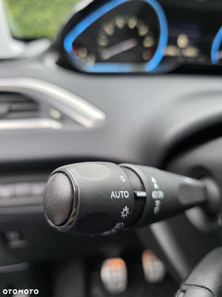 Peugeot 2008 1.2 Pure Tech GPF Crossway S&S - 23