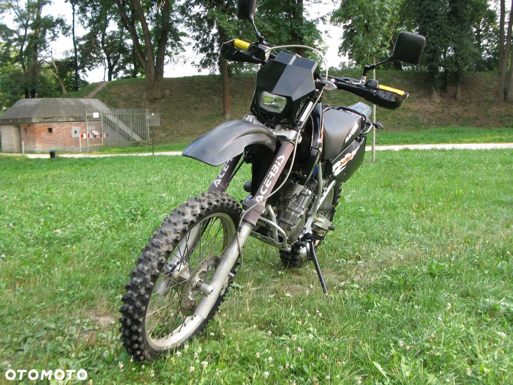 Suzuki DR - 17