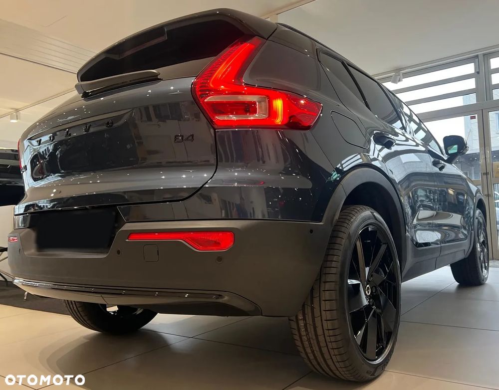 Volvo XC 40 B4 B DKG Ultra Black Edition - 3
