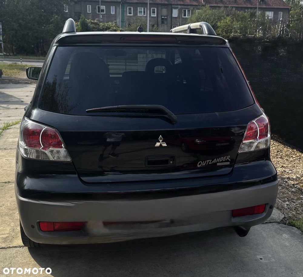 Mitsubishi Outlander - 3