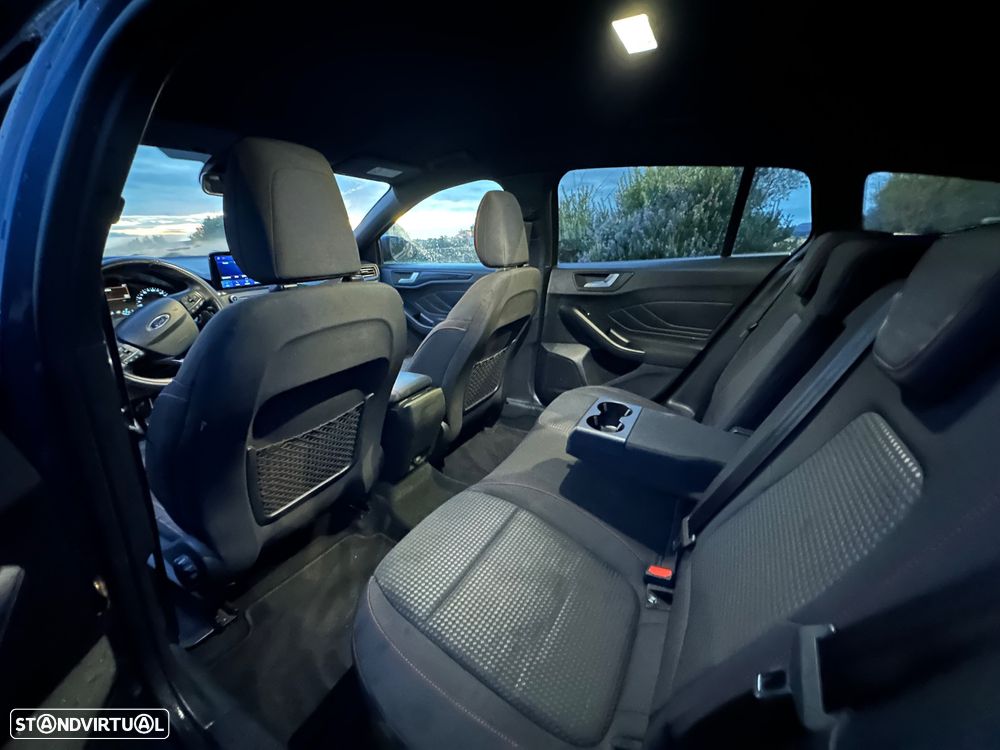 Ford Focus 1.5 TDCi EcoBlue ST-Line - 26